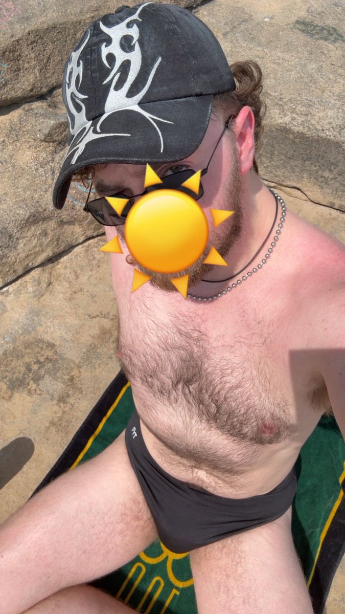 thatpupLUX's tweet photo. hot dog https://t.co/17CqzP95rW