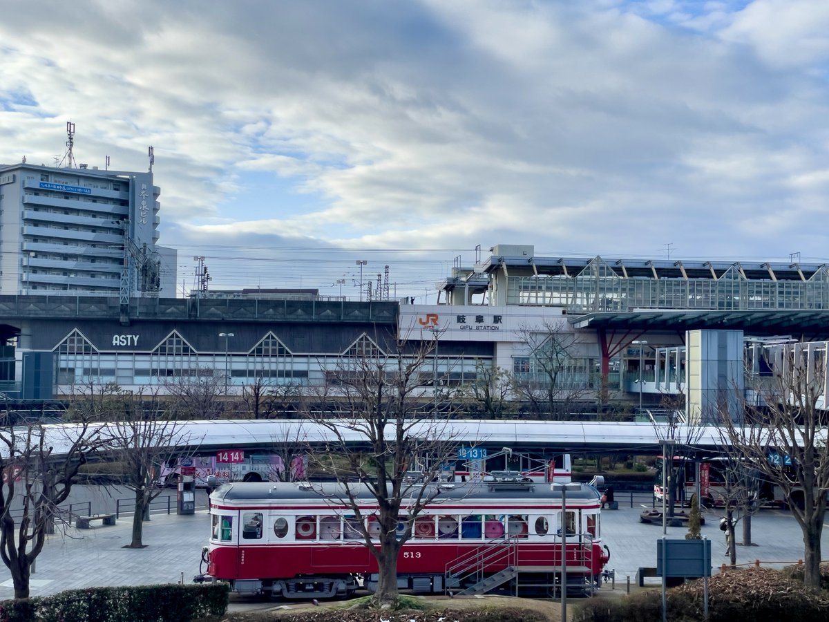 ht3751's tweet photo. #路面電車の日
香港
岐阜
宇都宮
広島

惜別グリーンムーバー https://t.co/yBRGIp4qOa