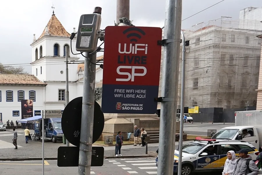 Metropoles's tweet photo. 🚨 DARK HORSE | Servidora que assinou aditivo com ONG atua em gabinete do PP

Chefe de gabinete do vereador Murillo Lima (PP), secretária assinou aditivo ao contrato de R$ 108 milhões entre ONG e prefeitura https://t.co/AL1Whb1isu