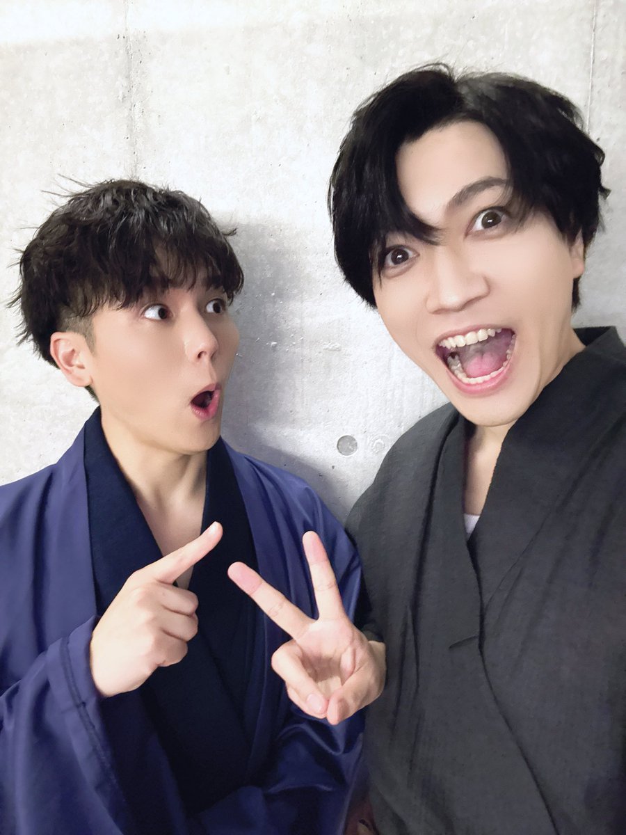 DAIKI_1116's tweet photo. @AxlFukuhara @020762Kent @tridia_roudoku #橋詰知久 さんと
#川島慶嗣 くん
橋詰さんは服のセンスが似てて
川島君とはめちゃ仲良くなりました！！
#ほんまる 
#トライディア
#花散里 https://t.co/gwaR983Nnx