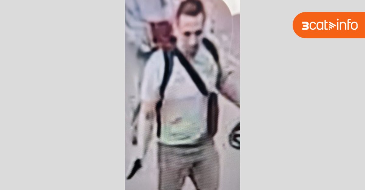 3CatInfo's tweet photo. Els Mossos busquen l'atacant que ha matat d'un tret un home al carrer Balmes de Barcelona.

Una càmera de seguretat ha captat la imatge del sospitós https://t.co/L67kBDekTC https://t.co/dVfh7HRJfn