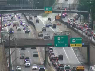 news4buffalo's tweet photo. A #Buffalo Route 33 East &amp; West #TrafficAlert - accident outbound Kensington near Humboldt Parkway blocks the left &amp; right lane - delays approaching that area plus heavy rubber necking delays inbound 33 well before the 198 split https://t.co/pTog9h35uI