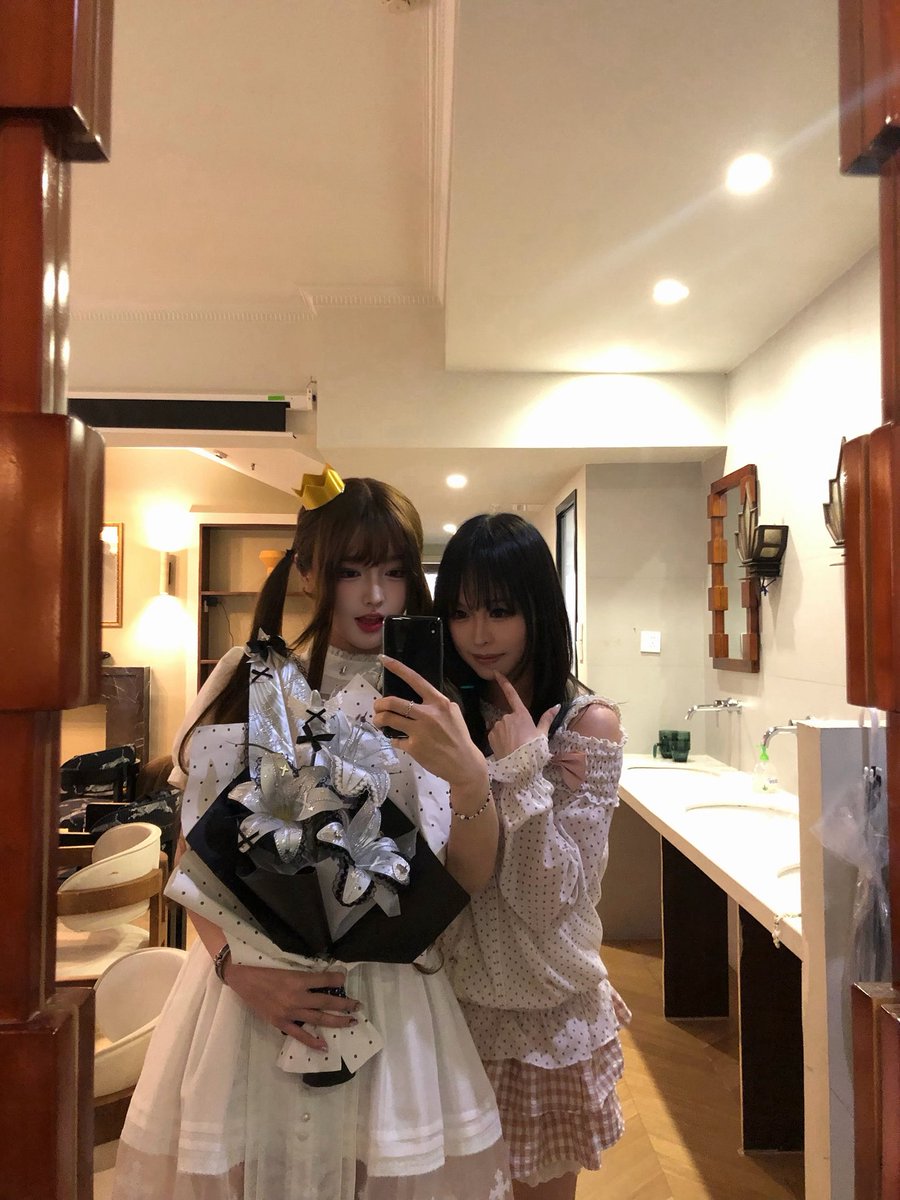 yun1927218's tweet photo. 从永远的维度 你也是我的好朋友
谢谢你 小雀雀 @Oitsornbb https://t.co/mD8i6xsn2R