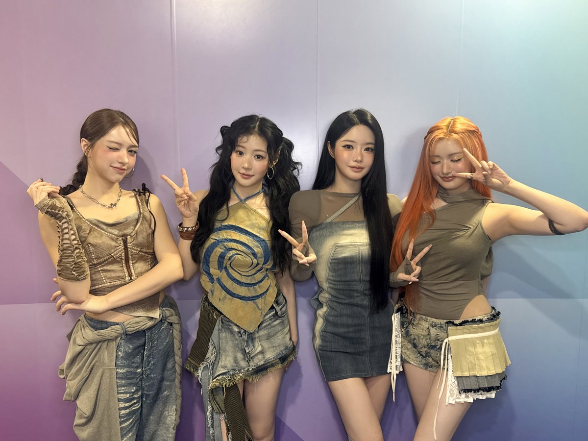 we_fiftyfifty's tweet photo. [📸] 2026.06.10
MBC M Show Champion

#FIFTYFIFTY 는 #TWENY 좋아하기가 특기🙌🫧

#피프티피프티
#Like_a_Bubble #쇼챔피언 
#Imperfect_Iamperfect 
#FIFTYFIFTY_Imperfect_Iamperfect https://t.co/2SjlW71yyH