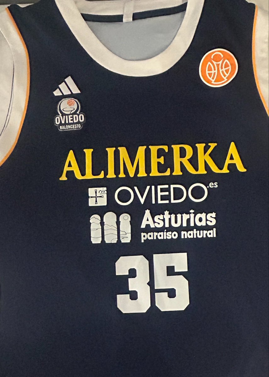 JaviBva's tweet photo. Y el regalito que me llevo de la #F41AFEB #Coruña… Gracias @FrancisN35…un ejemplo en la cancha con tu sacrificio por el equipo y fuera eres más grande todavía!!!! #MuyTop… Estará a buen recaudo… #OCB https://t.co/l6fo79LjTS