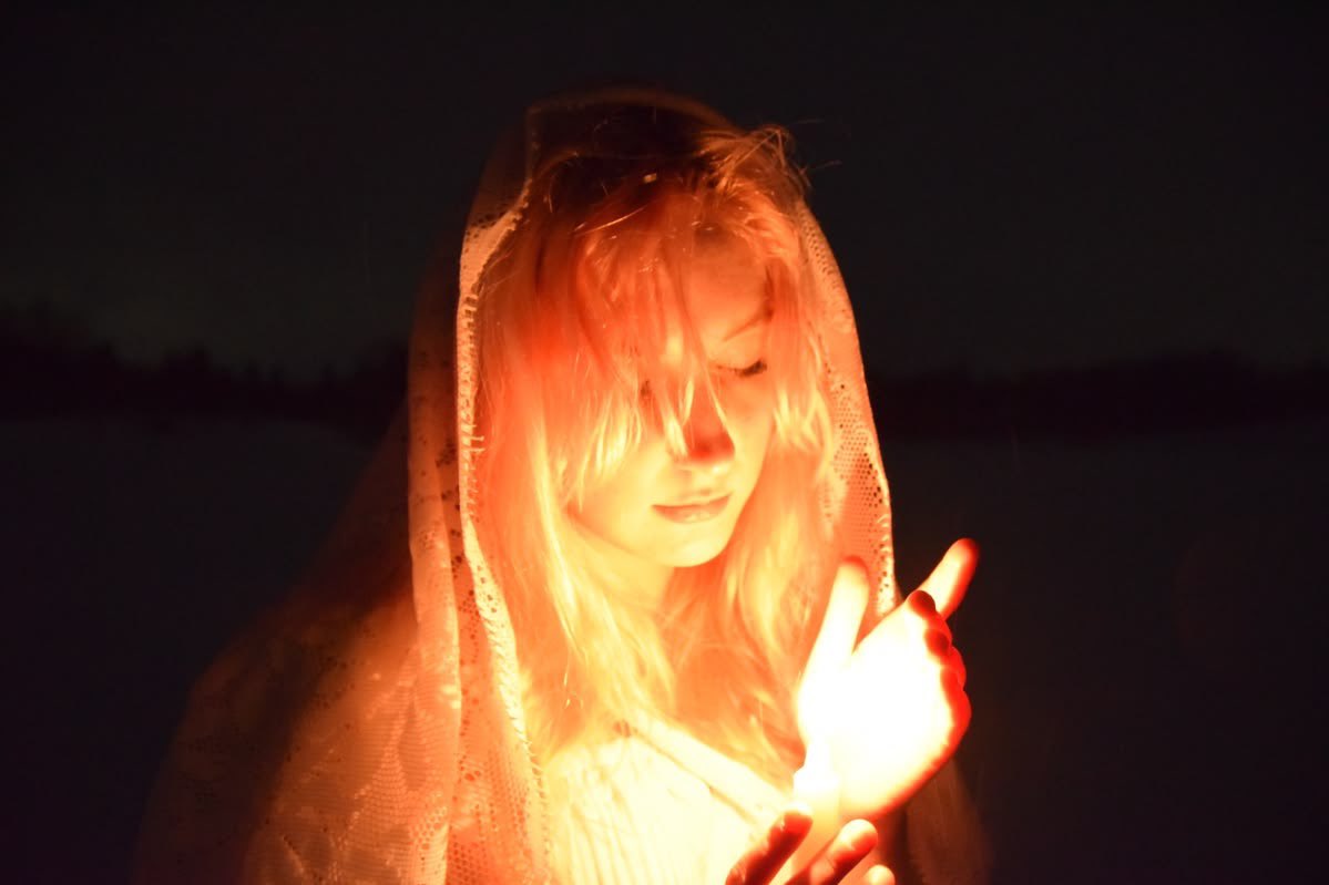 daenerysfolder's tweet photo. “life is warmth, and warmth is fire, and fire is god's and god's alone." https://t.co/PqprfKvK33