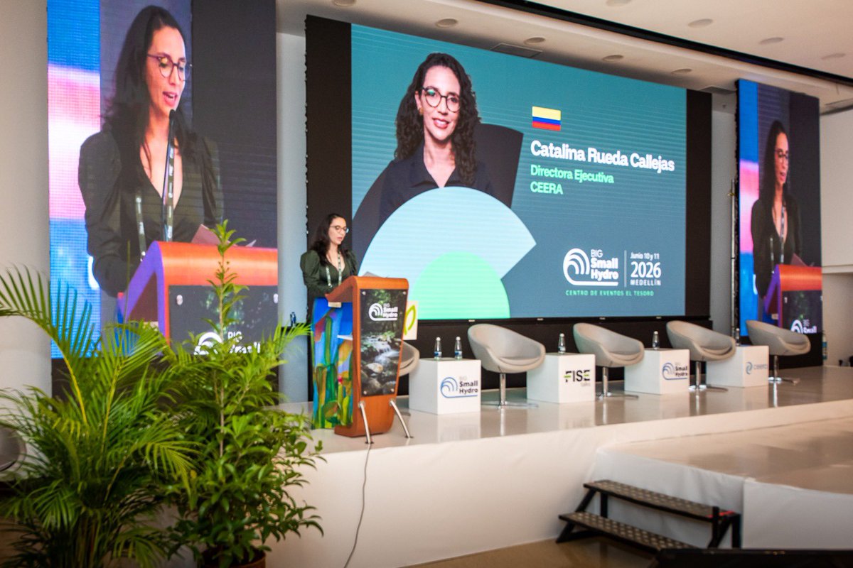 CeeraColombia's tweet photo. “Las grandes transformaciones no siempre comienzan con los proyectos más visibles”: @catalinaruedac 

A veces, el mayor impacto nace de soluciones a pequeña escala.

💧⚡ Esa es la conversación de #BIGSmallHydro2026 https://t.co/7xkCoOcJRu
