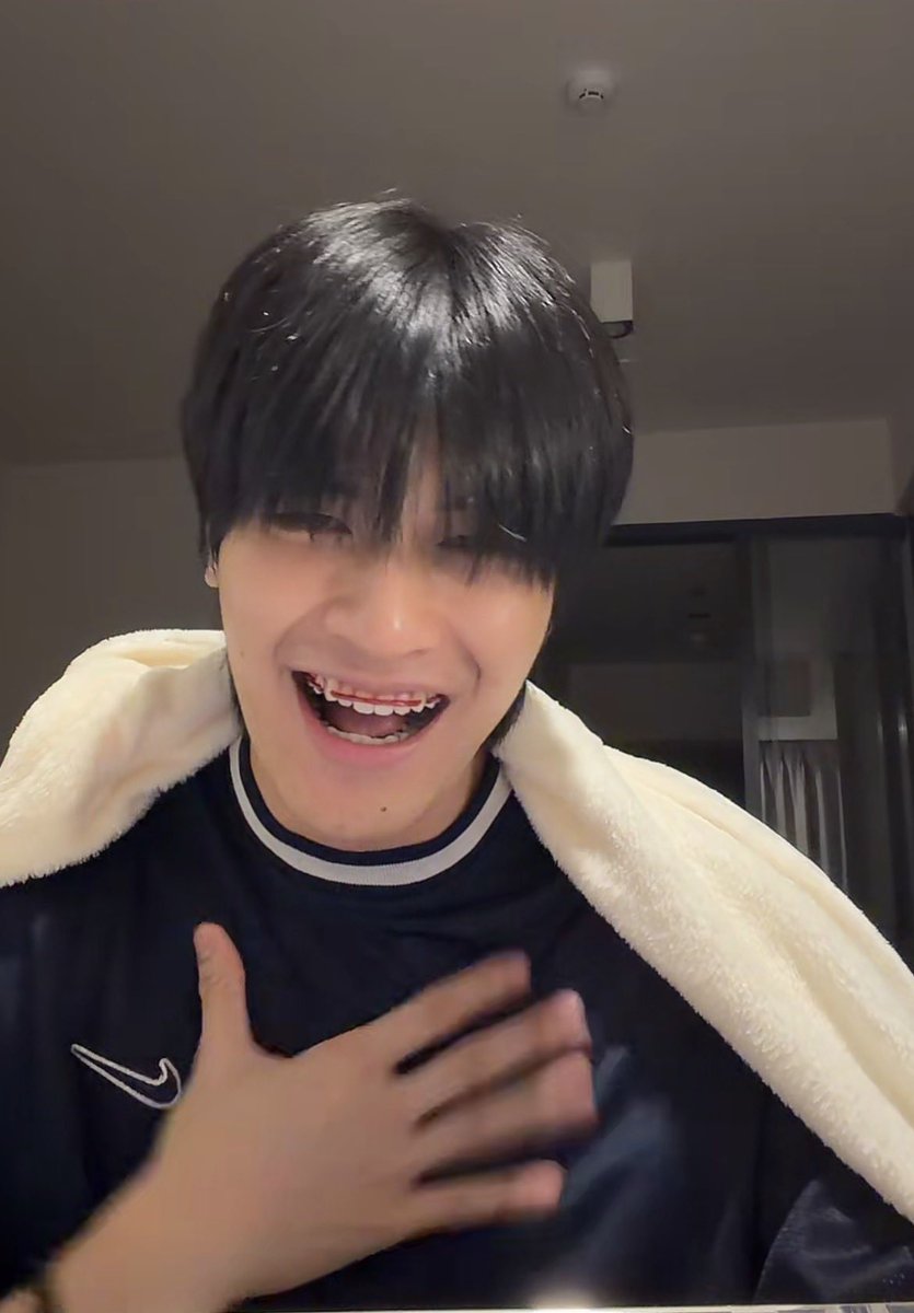 plamhuek's tweet photo. ยิ้มเห็นรีแล้วดาเมจแรงมาก♥️♥️🫳🏻🫳🏻

#phuphasrp ❤︎ https://t.co/SUNtdt4X8x