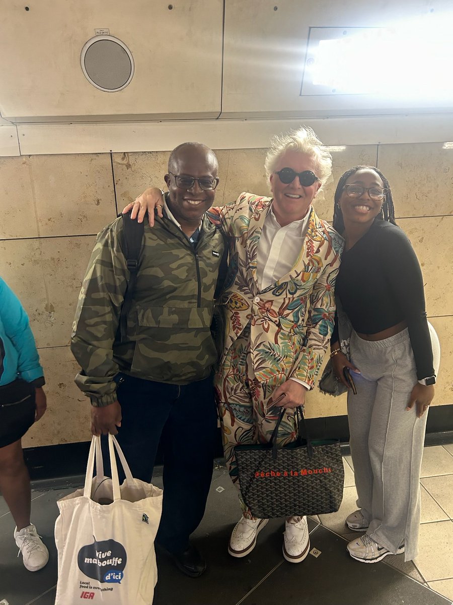 adeavens's tweet photo. @SteveEdgeDesign A year ago, I met a man! Life is what you make it! I am glad I said, “Hey hey, lookin good Sir”! To which he responded cheerfully “Hello &amp; Thank you!”.
Life is what you make it, make it grand!🥳
“Dress for a party every day and the party will come to you!”🥰 https://t.co/sW5iohMNZU