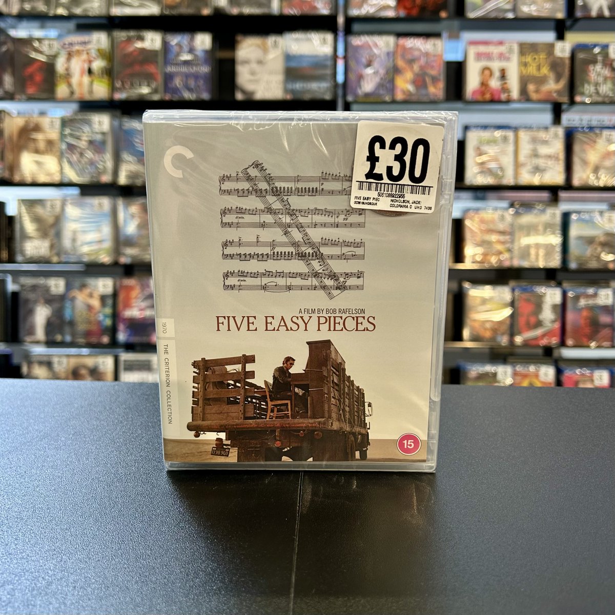 FOPPofficial's tweet photo. Following Jack Nicholson’s breakout role in Easy Rider, he stars in Five Easy Pieces as a drifting oil rigger and former piano prodigy who returns home to confront his estranged, ailing father.

Available on 4K UHD from The Criterion Collection.

#gettofopp https://t.co/bITX39tV4C