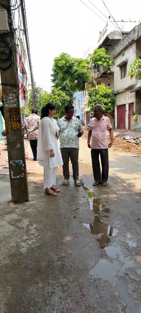 sofiafirdous1's tweet photo. କଟକ ସିଡିଏ ସେକ୍ଟର ୭ ଠାରେ ବିଧାୟକ ଉନ୍ନୟନ ପାଣ୍ଠିରୁ ଡ୍ରେନେଜ କାର୍ଯ୍ୟର କାମ କେତେ ବାଟ ଆଗେଇଲାଣି ତାହାର ତଦାରଖ କଲି। ଧାର୍ଯ୍ୟ ସମୟ ପୂର୍ବରୁ କାମ ସାରି ଲୋକଙ୍କ ସୁବିଧାରେ କିପରି ସହାୟକ ହୋଇପାରିବ ସେନେଇ ସମୀକ୍ଷା କରିଥିଲି।
#CDASector7 #Drainagework #Development #Barabaticuttack #Sofiafirdous https://t.co/DkhFaKuP1A