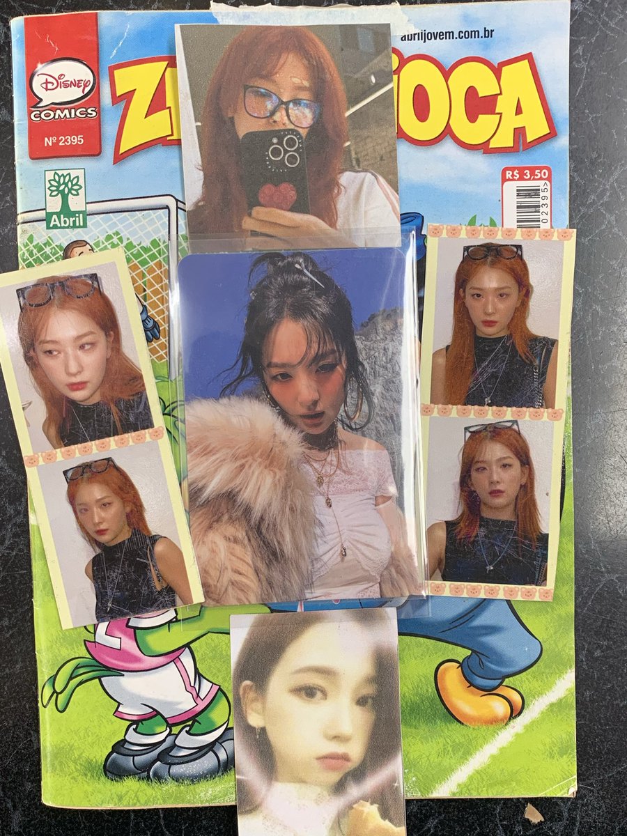 MugiPob's tweet photo. Feedback mega positivo pra essa musa @AmandaFsouza80 que me vendeu essa fofurinha de seulgi, super bem embalado, chegou bem rapidinho, e ainda veio com brindezinho do meu cabelo favorito da seulgi. (Finalmente iniciando a coleção da seulgi🙏) https://t.co/csgnPqM5fb