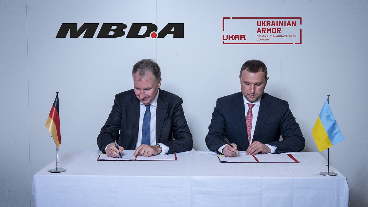 MBDADeutschland's tweet photo. MBDA und Ukrainian Armor kooperieren bei Deep Strike und C-UAS
MBDA und Ukrainian Armor haben heute auf der @ILA_Berlin eine Absichtserklärung unterzeichnet und Gespräche über eine strategische Partnerschaft aufgenommen.
Mehr erfahren Sie hier: https://t.co/STaMj2zAuE https://t.co/w5R5De7gTL