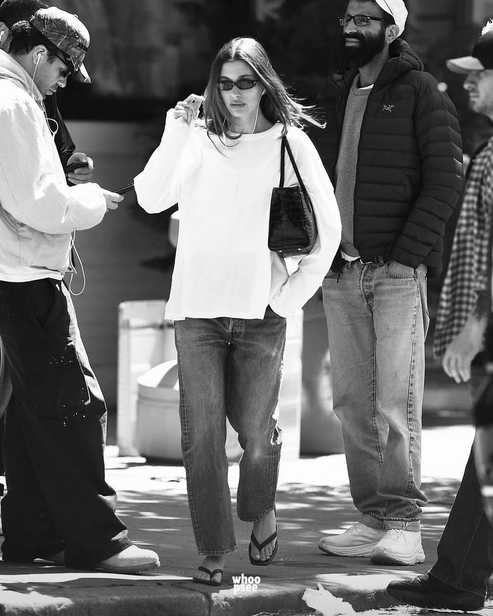 giaporeli's tweet photo. casual wednesday’s https://t.co/zPA5VoOMpP