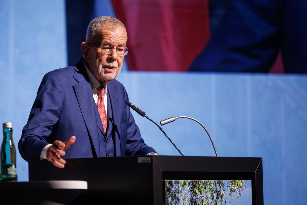 vanderbellen's tweet photo. 2⃣ Liebe Entscheidungsträgerinnen und Entscheidungsträger am #Städtetag2026, haben Sie den Mut, groß zu denken und weitreichende Entscheidungen zu treffen. Auch wenn diese auf den ersten Blick unpopulär erscheinen. https://t.co/ecAPIl7Iji