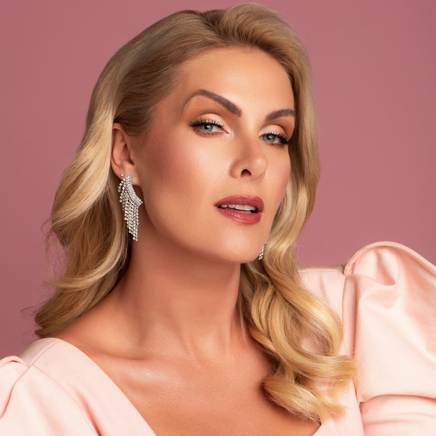 canalestrelastv's tweet photo. 🚨EM INSTANTES: Ana Hickmann invade a #CasaDoPatrão para uma dinâmica EXPLOSIVA 😱🔥 Vão assistir? https://t.co/8XD6E03X5Y
