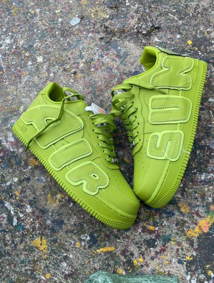 sandraredd22's tweet photo. MOST WANTED  ☘️☘️AIR SUN NIKE SNEAKERS  AVAILABLE  👟: FROM SIZE 40 TO 46 
💰: ₦72,000

Shop Diamond Luxury today 🙂‍↕️💙 https://t.co/2KoWJH66Py