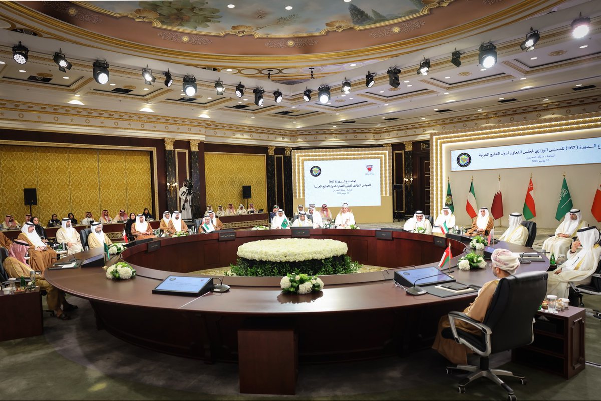 MOFAKuwait's tweet photo. ترأس معالي الشيخ جراح جابر الأحمد الصباح، وزير الخارجية، اليوم الأربعاء الموافق 10 يونيو 2026، وفد دولة الكويت المشارك في أعمال الدورة الـ 167 للمجلس الوزاري لمجلس التعاون لدول الخليج العربية، والتي عقدت في مملكة البحرين الشقيقة.

تم خلال الاجتماع مناقشة كافة البنود المدرجة على جدول الأعمال، واستعراض القرارات والتوصيات ذات الصلة بدعم وتعزيز مسيرة العمل الخليجي المشترك، بما يسهم في تحقيق المزيد من التكامل والتنسيق بين دول المجلس في مختلف المجالات.

وجرى مناقشة القضايا والموضوعات ذات الصلة بالتطورات الراهنة في المنطقة، وفي مقدمتها العدوان الإيراني الآثم على دول مجلس التعاون لدول الخليج العربية، حيث تمت إدانة الاعتداءات الإيرانية السافرة التي استهدفت دولة الكويت، ومملكة البحرين الشقيقة، والمملكة الأردنية الهاشمية الشقيقة اليوم.

كما تم بحث الانعكاسات الخطيرة للعدوان الإيراني الآثم على الأمن والاستقرار على المستويين الإقليمي والدولي، والتأكيد على مواصلة التنسيق الخليجي ع��ى مختلف الأصعدة في ظل الظروف الدقيقة التي تمر بها المنطقة، انطلاقاً من وحدة المصير والتاريخ المشترك، وتعزيزاً للجهود في مواجهة التحديات الراهنة.