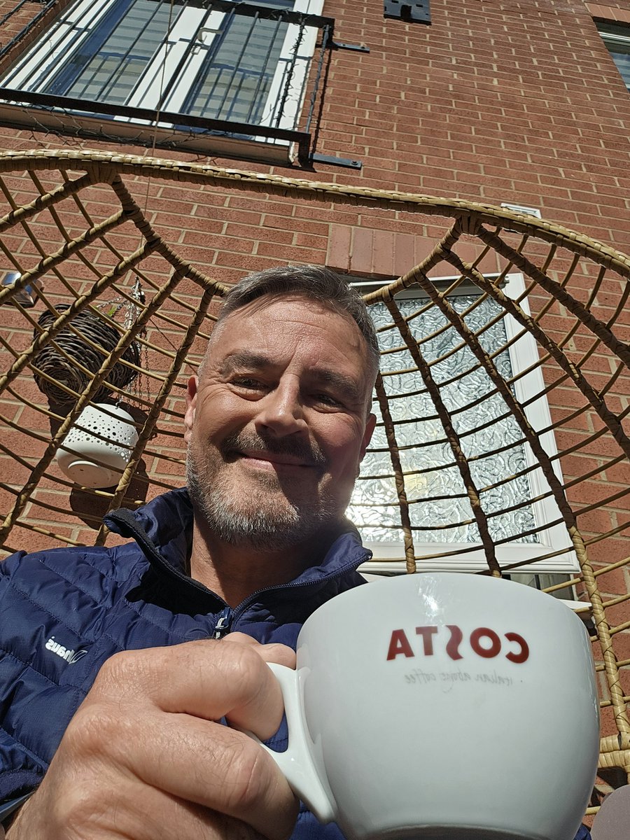 bigfle's tweet photo. 'Flaming June' - sat in the back garden with a Berghaus jacket &amp; a brew, so i can listen to the bird's 🐦🤣 https://t.co/Bkauxpjkem
