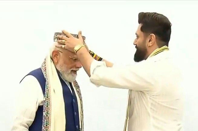 iChiragPaswan's tweet photo. आज भारत मंडपम में आदरणीय प्रधानमंत्री श्री @narendramodi जी की अध्यक्षता में आयोजित राष्ट्रीय जनतांत्रिक गठबंधन (NDA) की बैठक में शामिल हुआ।

इस अवसर पर आदरणीय प्रधानमंत्री जी को राष्ट्र सेवा के सतत 4399 दिनों तथा सेवा, सुशासन और जनकल्याण के 12 वर्ष सफलतापूर्वक पूर्ण करने पर हार्दिक बधाई एवं शुभकामनाएं दीं।

देश के सबसे लंबे समय तक सेवा देने वाले निर्वाचित प्रधानमंत्री के रूप में उनका यह ऐतिहासिक कार्यकाल करोड़ों देशवासियों के विश्वास, समर्पण और जनकल्याण के प्रति उनकी अटूट प्रतिबद्धता का प्रतीक है। उनके दूरदर्शी नेतृत्व में भारत निरंतर विकास, सुशासन और वैश्विक प्रतिष्ठा के नए आयाम स्थापित कर रहा है।

#LongestServingElectedPMModi #NDA #PMModi #ViksitBharat