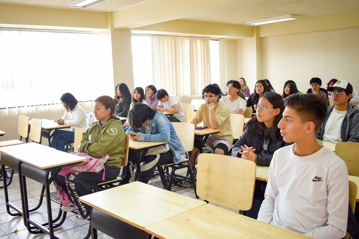 Unach_ec's tweet photo. ¡Más de 2.500 estudiantes se preparan en el PreU de la Poderosa UNACH!
🗓 Del 8 al 12 de junio | 💯 Gratuito
Modalidad: Presencial y en línea
🔹Preparación para la evaluación de ingreso 
🔹Competencias trabajadas: Razonamiento numérico, lógico, aptitud verbal y concentración https://t.co/zRrItXxkWz