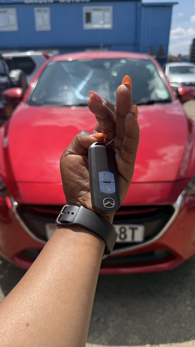 OmbeniSheshe's tweet photo. My girl coming to celebrate with me 🥳

Big girl purchase finally, gari iko full tank, who wants to get to Mt. Ololokwe this weekend? 

Preferably someone who already knows how to drive. Niko na drinks pia, wewe jilete tu 😋 https://t.co/GoozFzn4b3