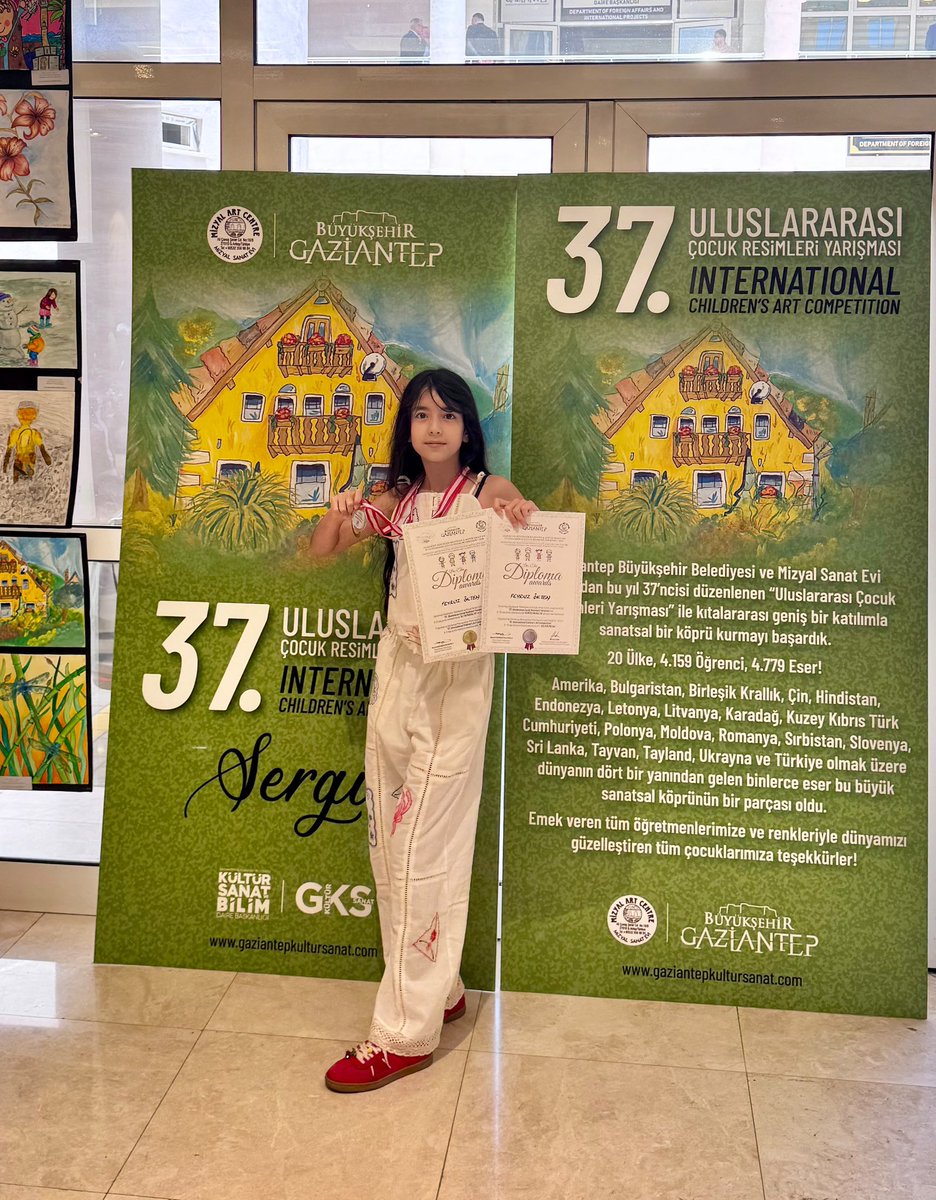 silopibilsem's tweet photo. ÖĞRENCİMİZ GAZİANTEP’TE ÖDÜL TÖRENİNE KATILDI.

Ödül törenine kurumumuzdan hem “Altın Madalya” hem de “Gümüş Madalya” kazanan öğrencimiz Lina Feyruz ÖKTEN katılım sağlamıştır. 

@SirnakValiligi @sirnakmem73 @SilopiMEM @silopikymkmlk @BirolEkici73 @bilennmurat @siyob_end https://t.co/pXQnX0iiaa