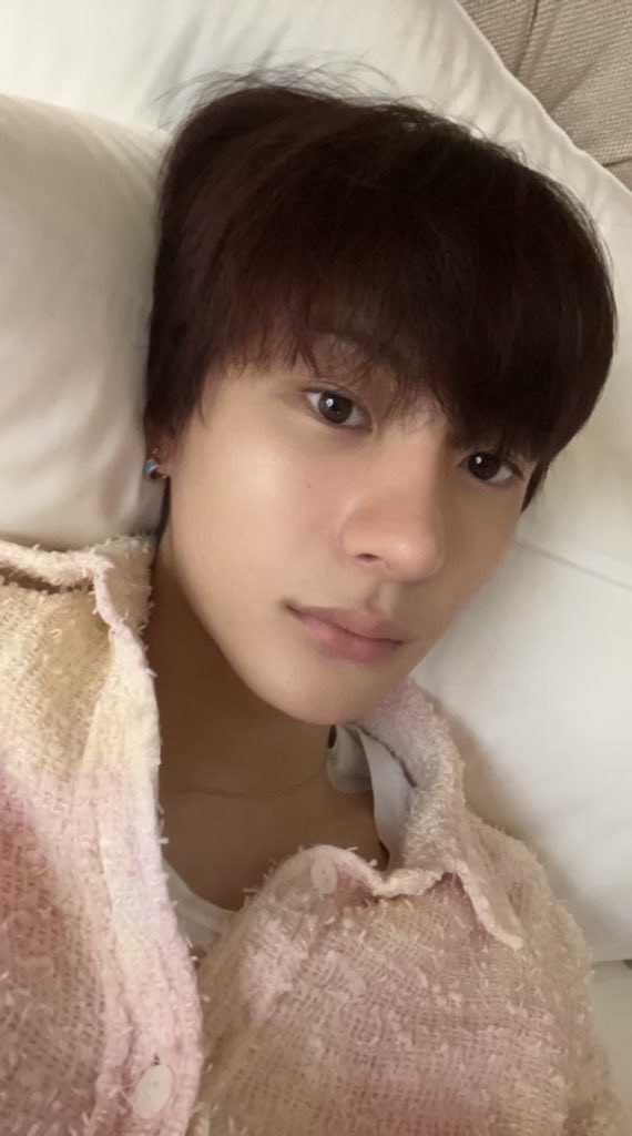eunrockyb's tweet photo. กินไปไทยหรั่ง มือนี้ยายนางพาไปเก็บหอยนางรมคร่า https://t.co/z700EqcCnM