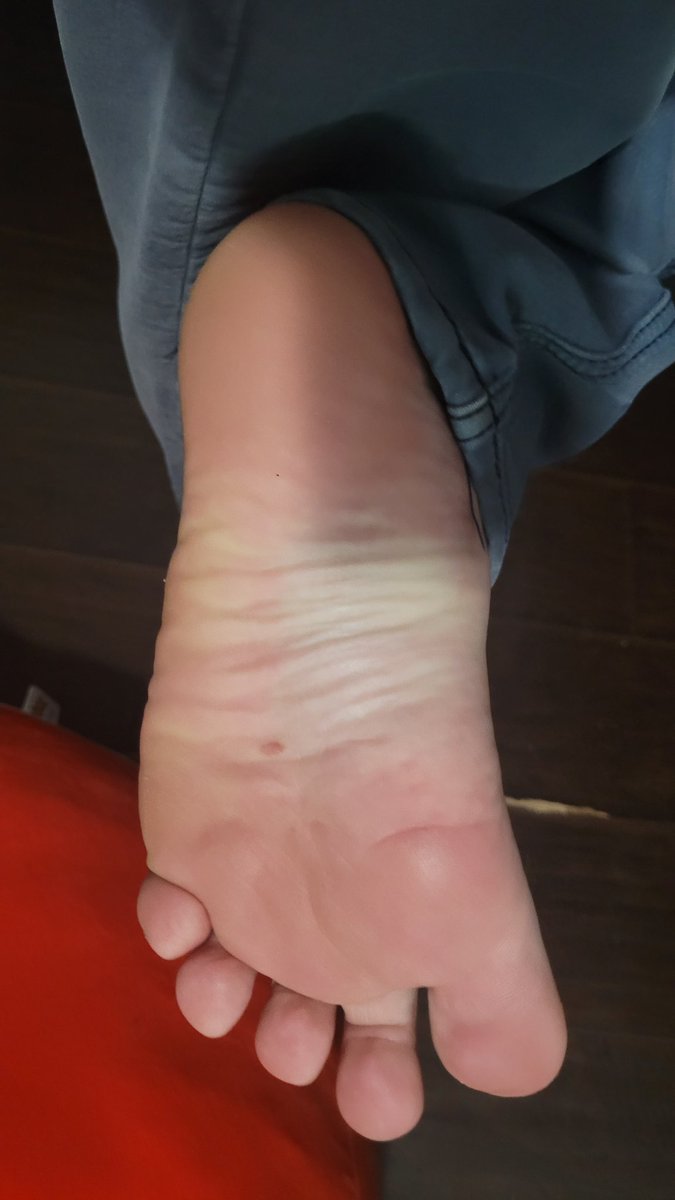 Acefootmaster's tweet photo. Come lick my arches &amp; suck on my toes like the good little foot toys you are~ https://t.co/vQfG28Ehxl