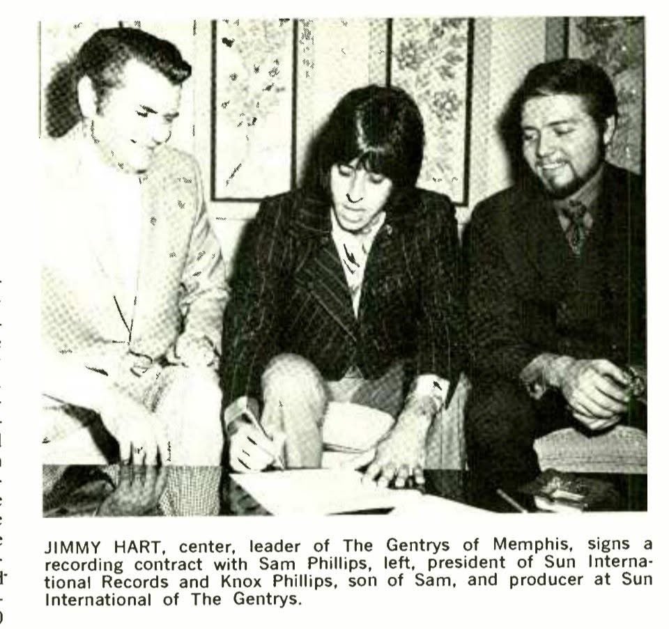 kevinbolk's tweet photo. And as a bonus, here’s a rare photo of @RealJimmyHart signing with Sam Philips! https://t.co/68Z7qLP39o