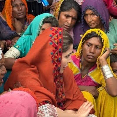 GaneshKumarppp's tweet photo. "میں اپنے تمام دوستوں سے کہنا چاہتا ہوں کہ حقیقی قیادت وہ ہے جو بغیر سفارش، بغیر تفریق اور بغیر سیاسی وابستگی کے عوام کی خدمت کرے۔ میں ایم این اے @ShaziaAttaMarri صاحبہ اور @Anny_Marri صاحبہ کو خراجِ تحسین پیش کرتا ہوں، جنہوں نے ہمیشہ اقلیتی برادری کے مسائل کو سنجیدگی سے لیا https://t.co/dR3IsbFY8s