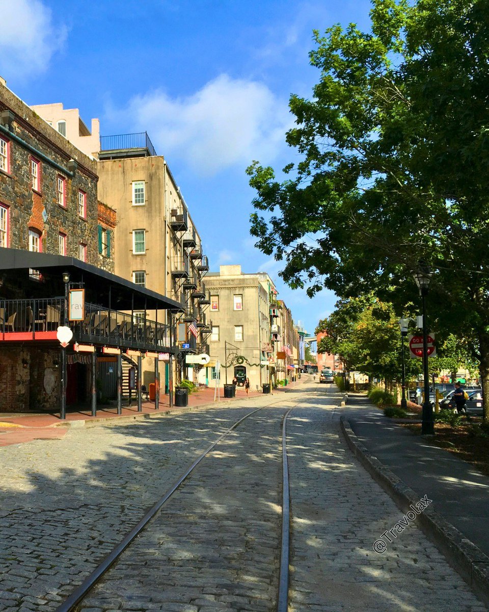 travolax's tweet photo. Savannah, Georgia is the city that time forgot and travelers never will. https://t.co/tPhuZRjqCY