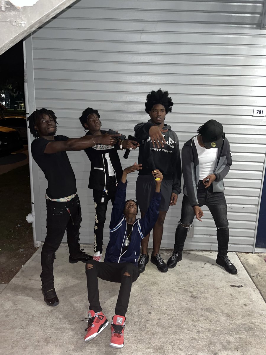 ababy1600's tweet photo. I had to turn up a notch 82x1600🩸 https://t.co/4xRSO13keQ