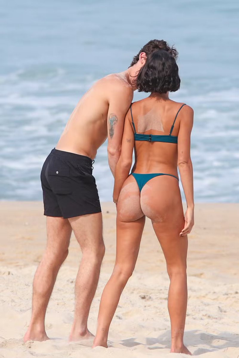 BrunaAccess's tweet photo. LINDOS! Bruna Marquezine e Shawn Mendes hoje no Rio de Janeiro. ☀️ https://t.co/c5z7n2qsZx