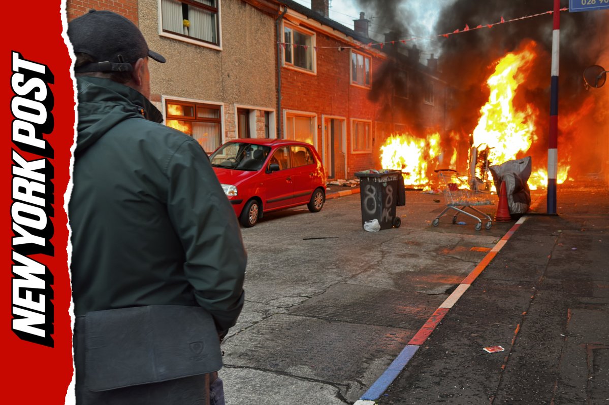 nypost's tweet photo. 'Getting the foreigners out': masked protesters set Belfast, Northern Ireland ablaze https://t.co/e7izHxDO31 https://t.co/bM8RtcAdNb