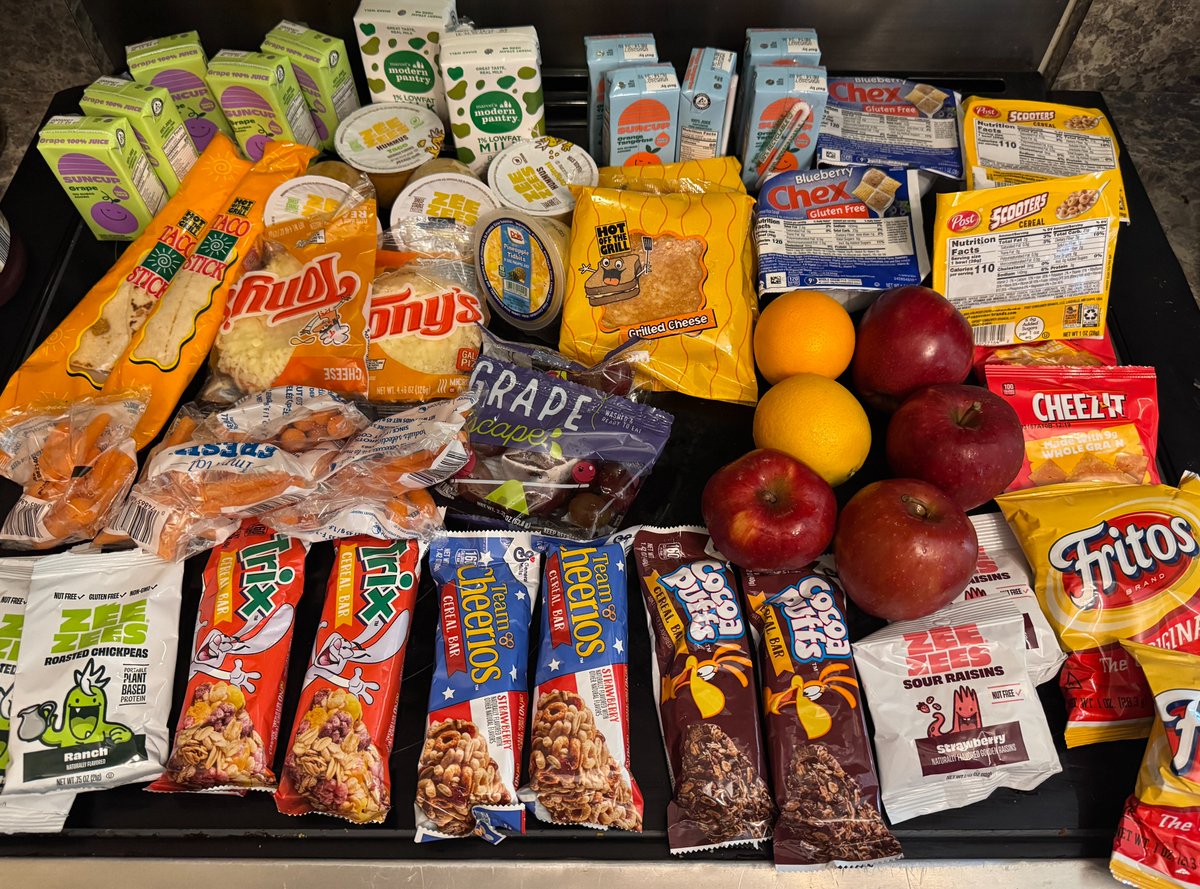 Denise6171964's tweet photo. Please sign up for free food delivered to your home. Income doesn't matter ages 1 year to 18 years old. https://t.co/f41JBsN86T
