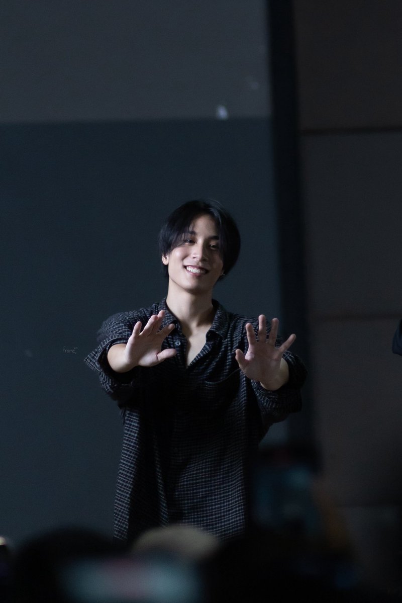 frxme0308's tweet photo. พ่อหนุ่มมาดเซอ #DICEบัสกิ้งสุราษฎร์ธานี https://t.co/lG1wsW95OI