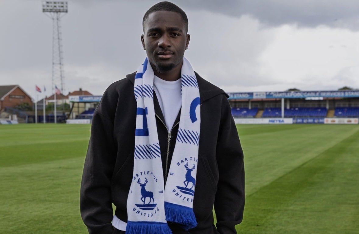 ellishall_12's tweet photo. Ilunga will be a great foil for the other attackers. #HUFC 

His tendency to hug the touchline before being direct 1v1, will occupy opposing defenders and create space centrally. 

He also an excellent creator, being a capable crosser from various zones. 

See some clips below:👇 https://t.co/90F2bjv0QN