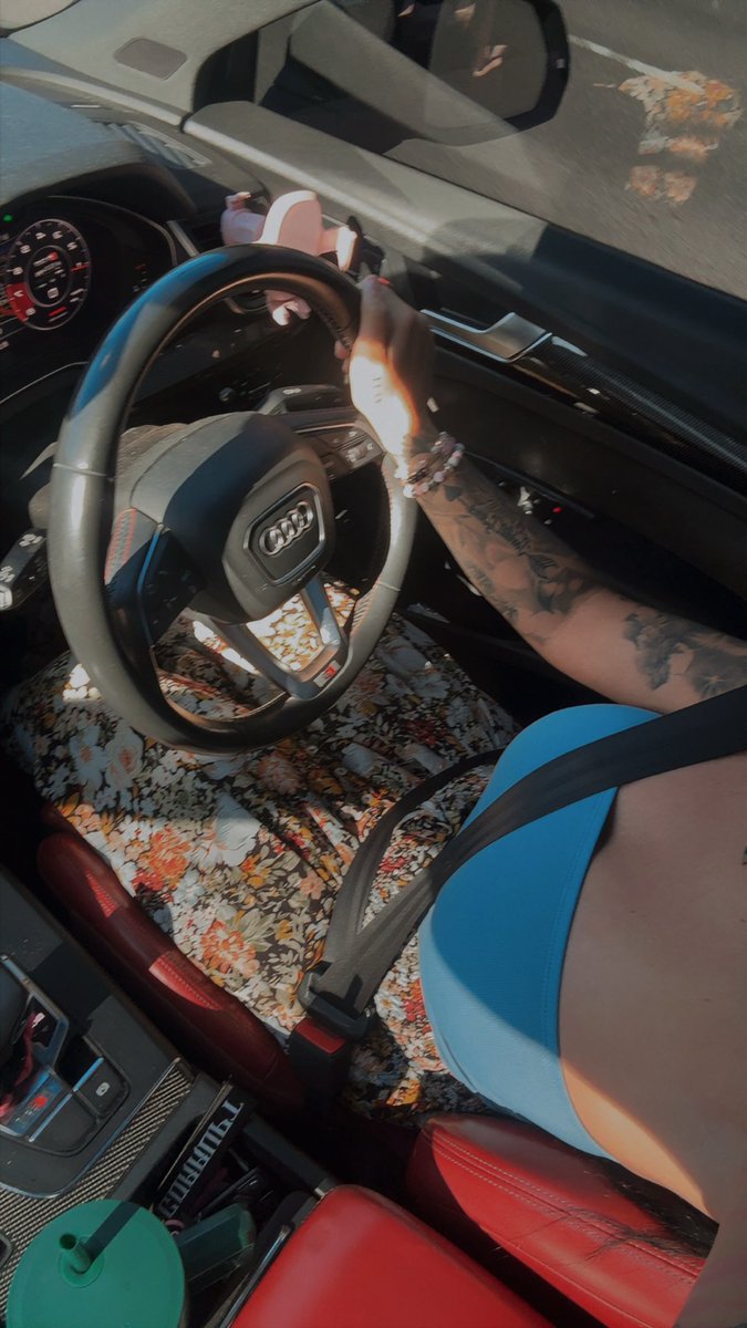 MommyLch's tweet photo. #work #girlythings #audi #fanshavemorefriends #adultcontent #sَُex #girlswhoride #cargirl  #OFCreator     #ContentCreator     #SubscribeNow https://t.co/DvJEYGnvKi