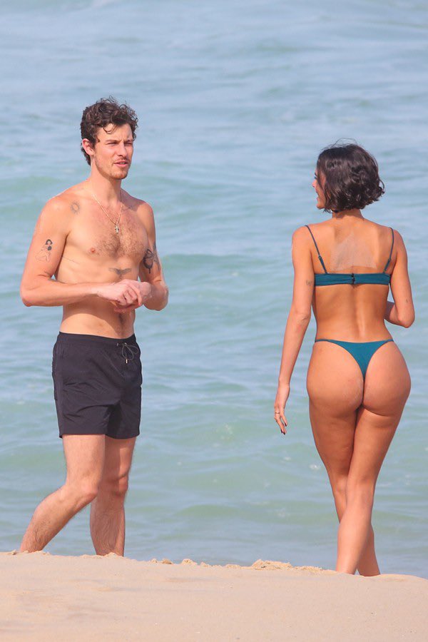 ___fandomfix's tweet photo. What the… 😭

I thought it was winter in Brazil right now. So why are Shawn and Bruna out here looking hotter than summer.🔥🫪❤️‍🔥Wowzaaa.

Anyway, I will not be stopping my tweets about these two anytime soon. https://t.co/eoIRMfBxsN