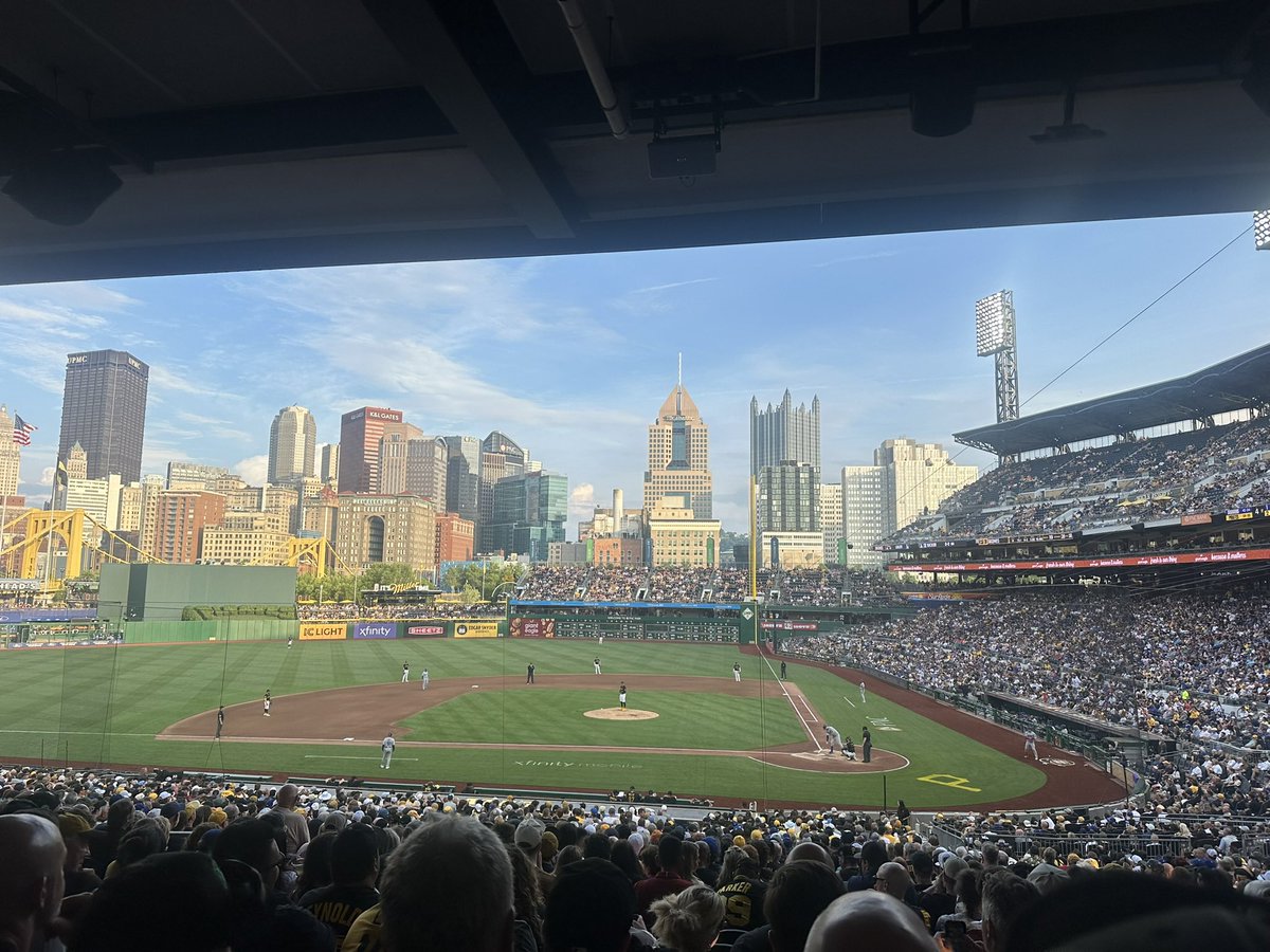 MegHanSoloCup's tweet photo. im just a girl who just wants her baseball team to not suck https://t.co/YvlB1dDkSk