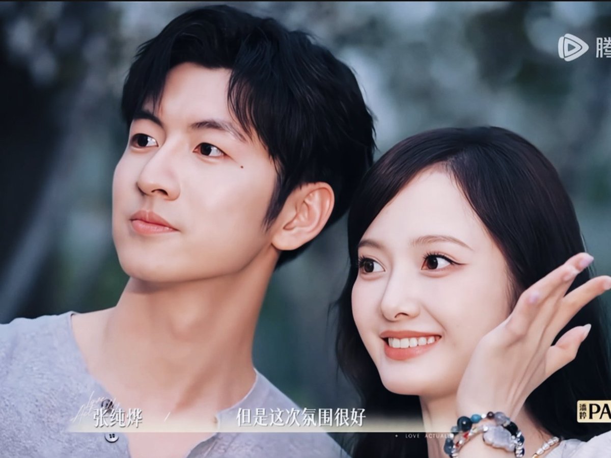xiaosa_ei's tweet photo. Sama sama dari Zhejiang
Sama sama kuliah di UK
Apartemen mereka jaraknya cuma 50m, (kalau d indo itungannya mereka itu 1 RT)
Sama sama cantik dan ganteng
Sama sama ambisius
#LoveactuallyS5 https://t.co/MiQlHkllQi