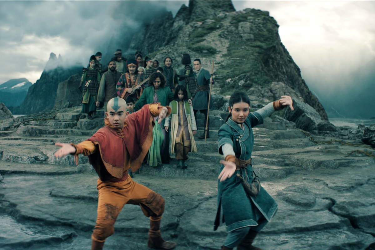 chrisagwrites's tweet photo. What happened in the timespan between #AvatarTheLastAirbender Seasons 1 and 2? I talked with Kiawentiio about it (as well as the unseen adventures Katara and Aang had!)

My full talk will go up on @TellTaleTV_ when Season 2 fully releases! 🌊 https://t.co/n7VuOfcg7W