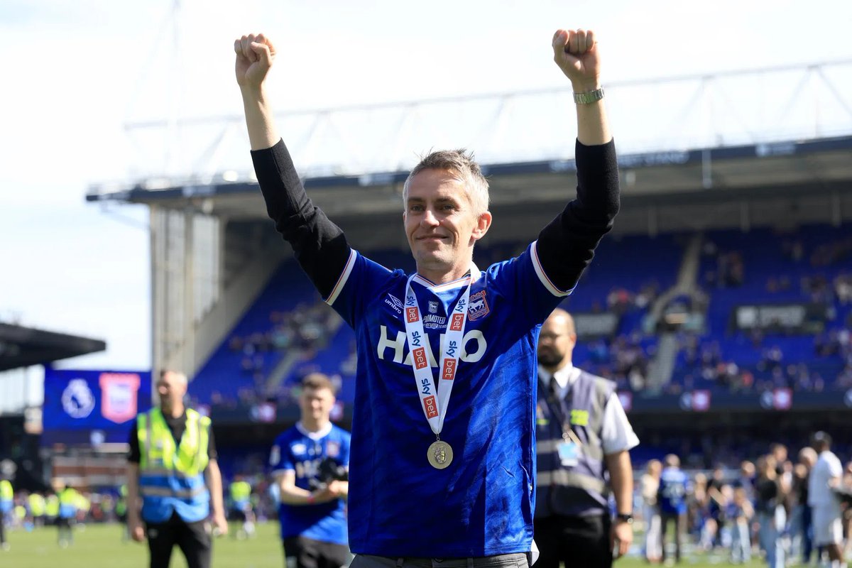 FabrizioRomano's tweet photo. 🚨👋🏼 OFFICIAL: Kieran McKenna takes a break from football and leaves his job at Ipswich Town.

After promotion to Premier League, McKenna leaves #ITFC job. 🚜 https://t.co/VGxOfhzP9V