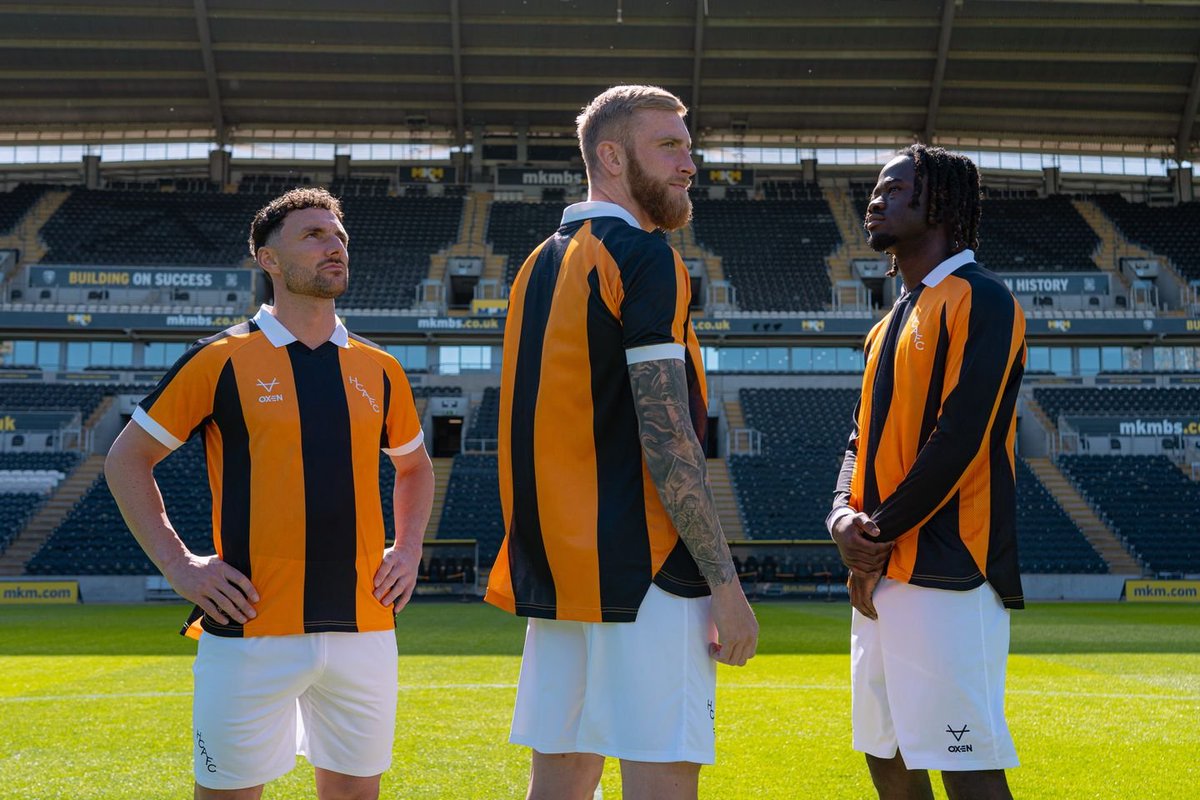 Footy_ShirtNews's tweet photo. 🏴󠁧󠁢󠁥󠁮󠁧󠁿 Hull City

2026-27 Home Kit by Oxen

#KitNews https://t.co/lnnxiH6iDW