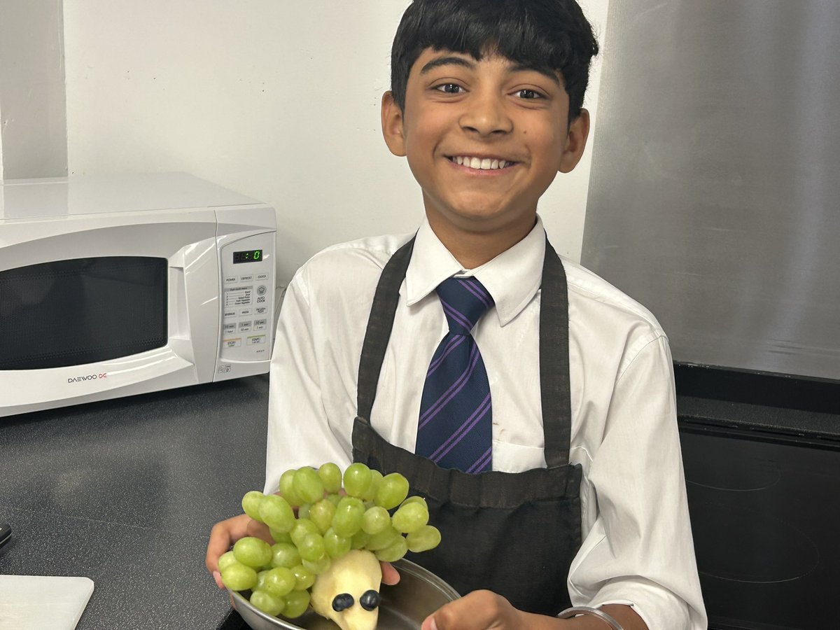 TechnologyDepa2's tweet photo. Year 7// fruit Salads! #colour #fruit #healthy #confident #Individuals 
#seasonal fruit #sustainability https://t.co/ANEvTxVRnU