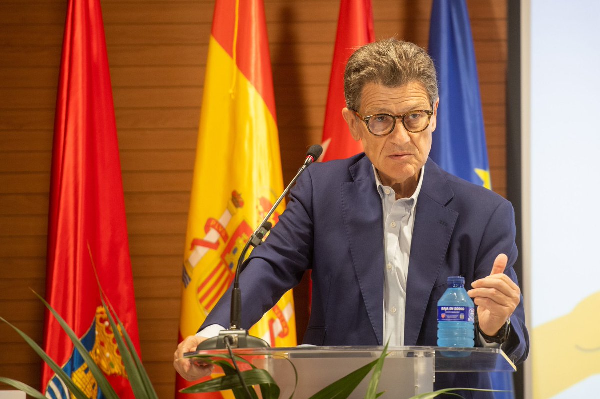 AytoAlcalaH's tweet photo. PREMIOS |
👥 En un acto presidido por la alcaldesa, Judith Piquet (@JudithPiquet), y el concejal de Desarrollo Económico y Empleo, Antonio Peñalver (@AnPenalver), Alcalá Desarrollo (@ADesarrollo) ha entregado los ‘Premios Alcalá Concilia’ para reconocer a las empresas comprometidas con la conciliación laboral, personal y familiar.

📜 Las empresas premiadas en cada una de las tres categorías han sido: ‘ANOVA IT CONSULTING’, ‘Fundación Astier Centro San José’ y ‘VISEGUR’.

ℹ️ Información en la página web del Ayuntamiento 👉 https://t.co/kEYYGjA2Zf

#AlcaláDeHenares #PremioAlcaláConcilia