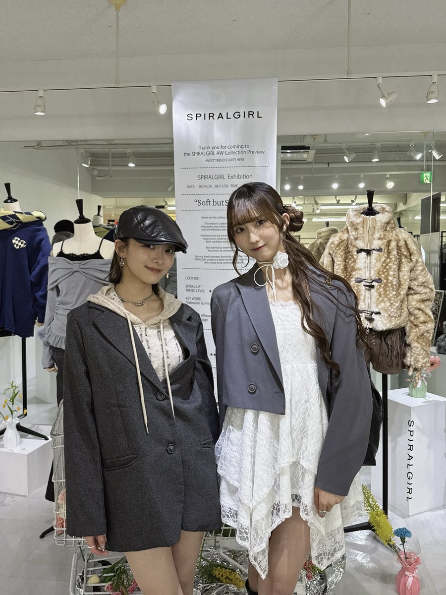 anri_station's tweet photo. L.W.C展示会に行ってきました👗🤍ྀི

可愛いお洋服沢山で本当に幸せな空間だった~😭🫶🏻💝
届くの楽しみｯ早く秋冬来ないかな~☺️🍂

DOUBLE NAMEさんのミニレックス、ついに大きいのも😳🦖💚ྀི

欲しすぎる...🥹🫶🏻

#ワンラブワンハート #ラブワン #佐々木杏莉 #SPIRALGIRL #DOUBLENAME #ミニレックス https://t.co/CbiK7v5AWg