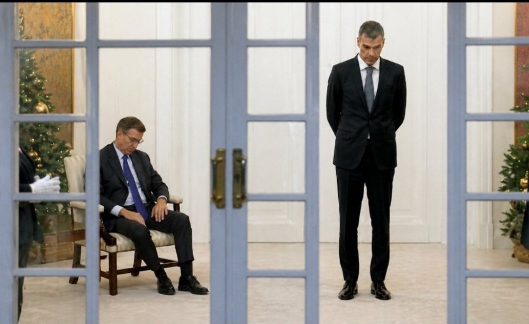 Alberto2027469's tweet photo. @TheObjective_es Encima que Feijoó es su monigote lo maltrata. https://t.co/nUmFyy3Gzn