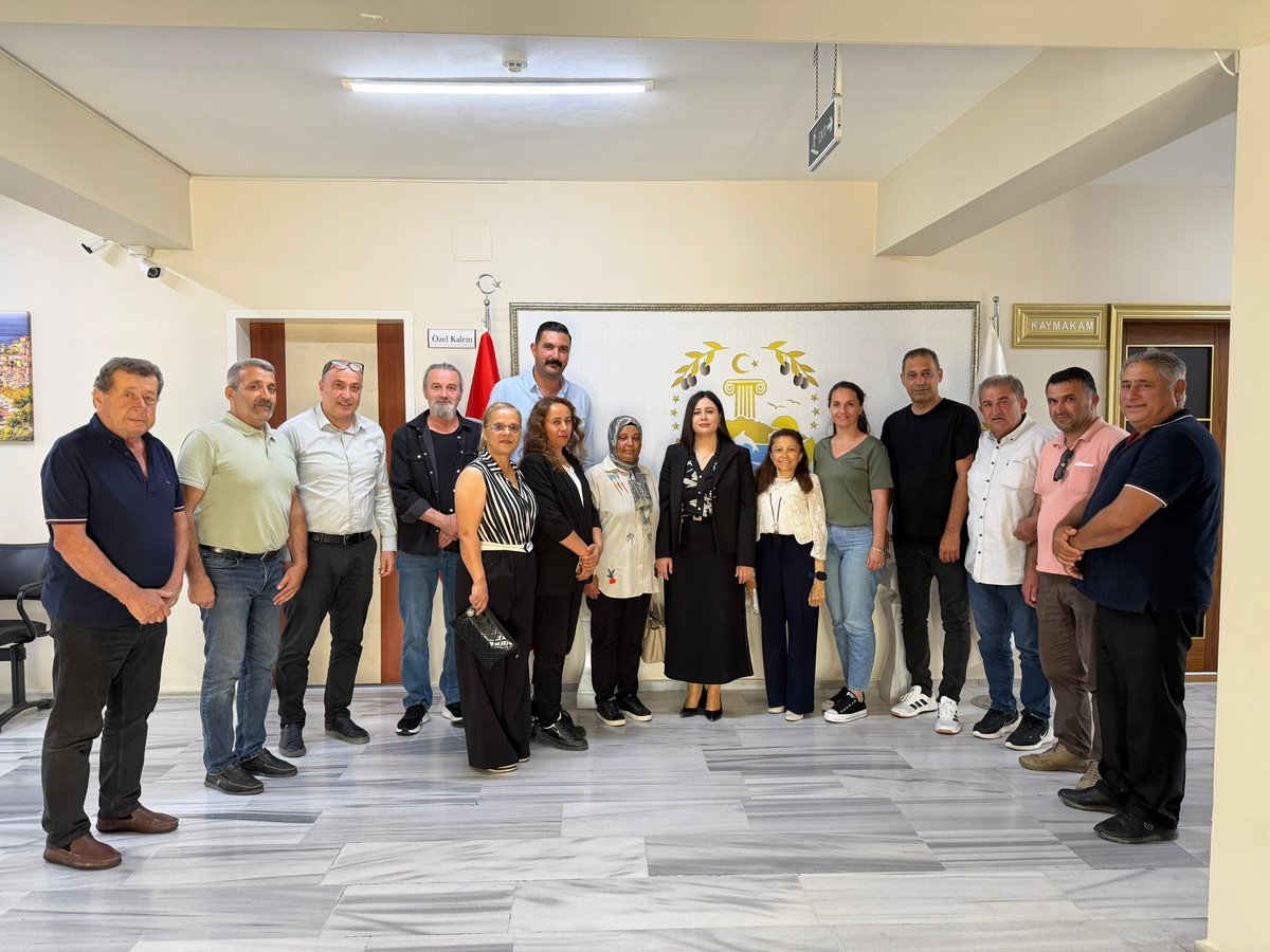 TC_Marmara's tweet photo. İçişleri Bakanlığımız proğramı kapsamında Yurt Dışına gidecek olan Kaymakamımız Sn. Rumeysa GÖRENTAŞ, vedalaşmak üzere Mahalle Muhtarlarımız ile bir araya geldi. https://t.co/N7vfuJj4FO